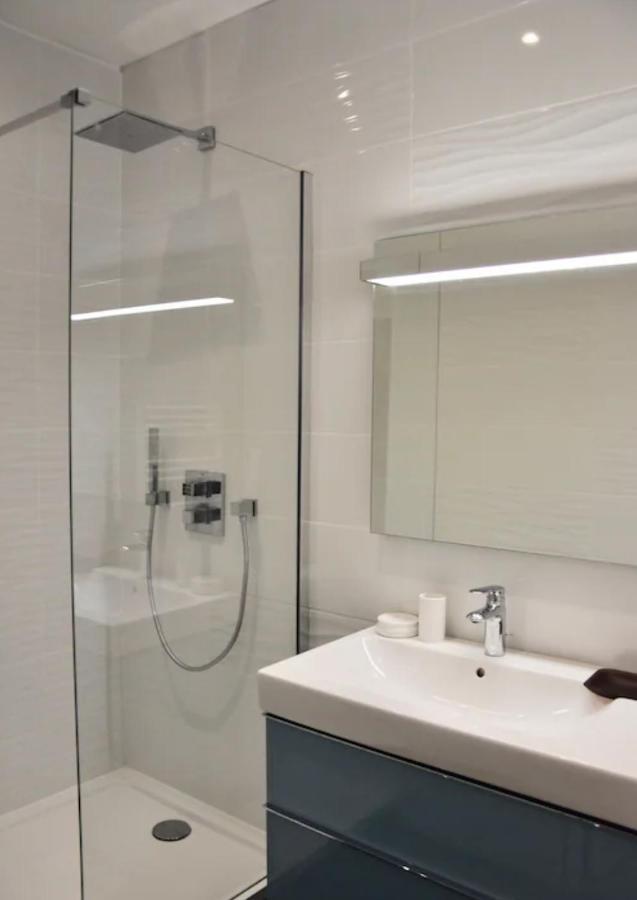 Elégant appartement dans le quartier Concorde à Paris Extérieur photo